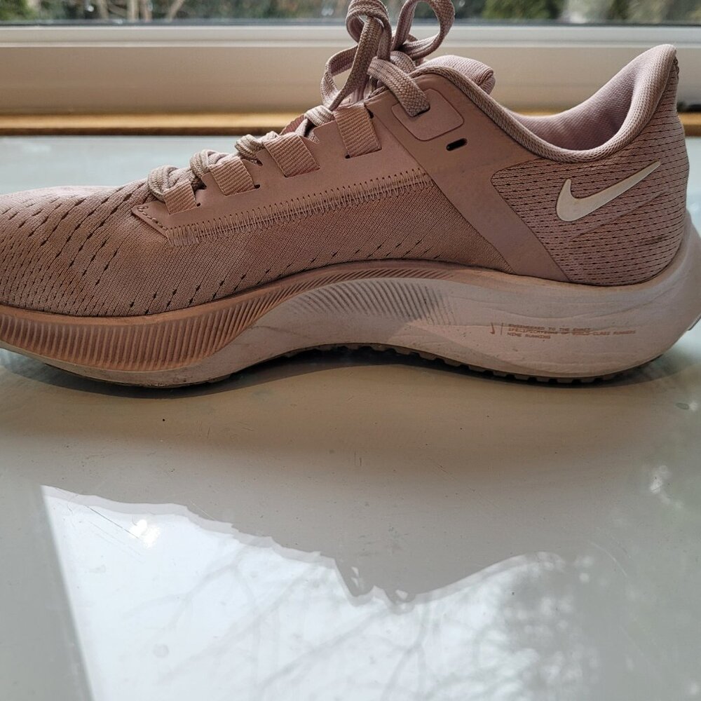 Women's Nike Air Zoom Pegasus 38 Trainers in Barely Rose Size US 9 - Picture 7 of 10